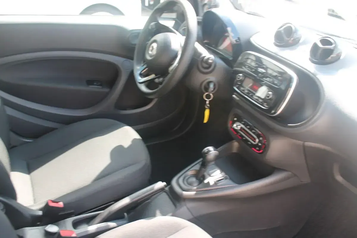 Gebraucht Smart ForTwo Coupé 60 kW (82 PS) 2023 Grau Kleinwagen