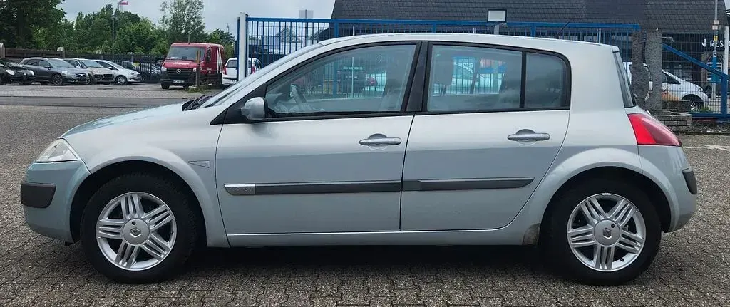 Gebraucht Renault Mégane II Authentique 98 PS (72 kW) 2003 Grau Limousine