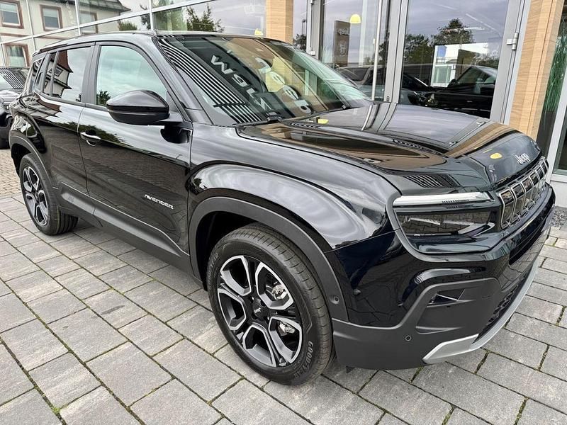 Neu Jeep Avenger EV Summit 114 kW (156 PS) 2025 Schwarz SUV