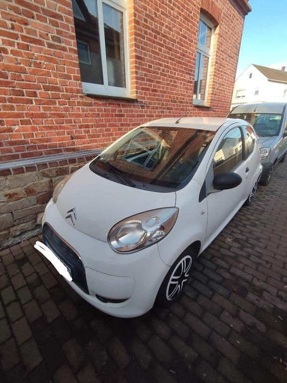 Weiß Gebraucht 2010 Citroën C1 Kleinwagen | 2.100 € (Guter Preis) - Bild 1/3