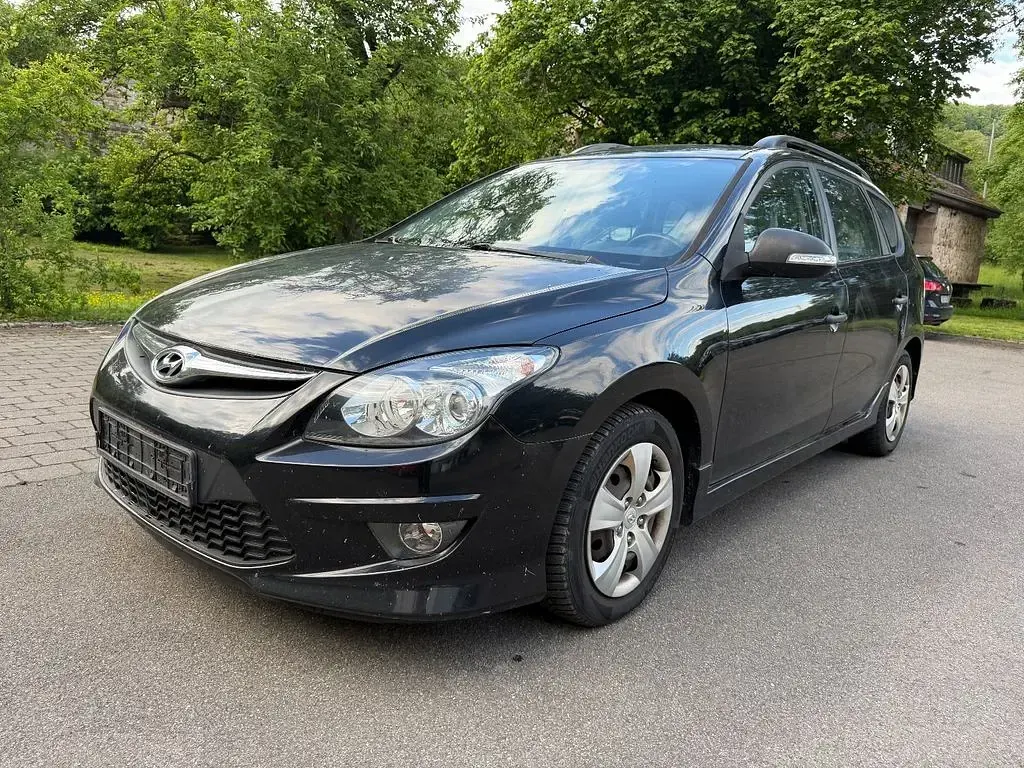 Gebraucht Hyundai i30 Classic 90 PS (66 kW) 2011 Schwarz Kombi