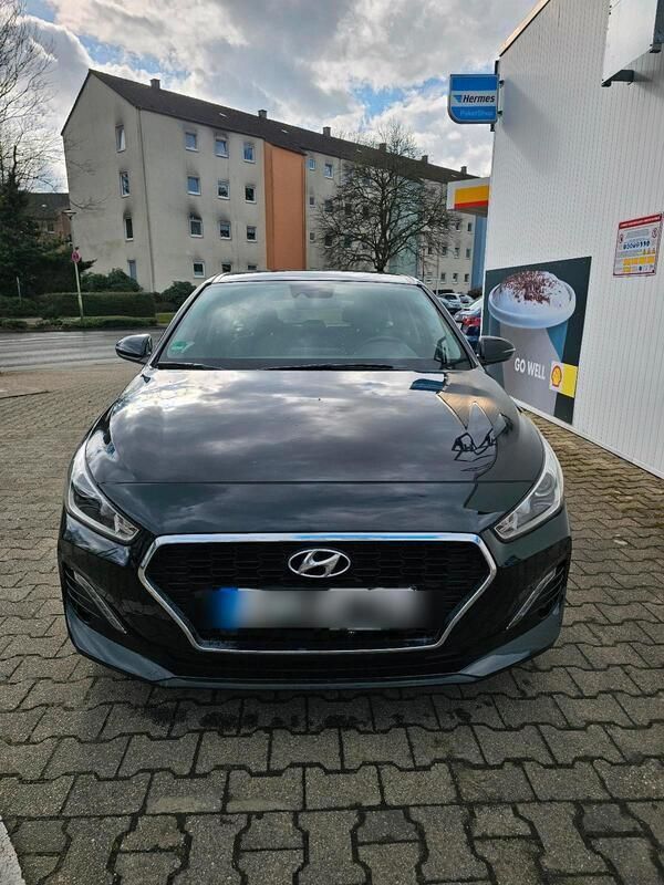 Schwarz Gebraucht 2025 Hyundai i30 Kombi | 13.000 € - Bild 1/4