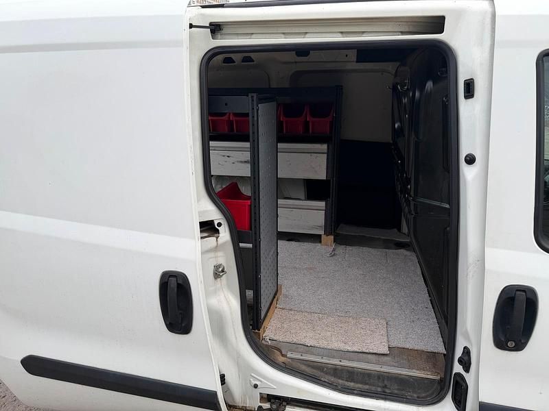 Gebraucht Fiat Doblò 59 PS (43 kW) 2017 Weiß Van / Kleinbus