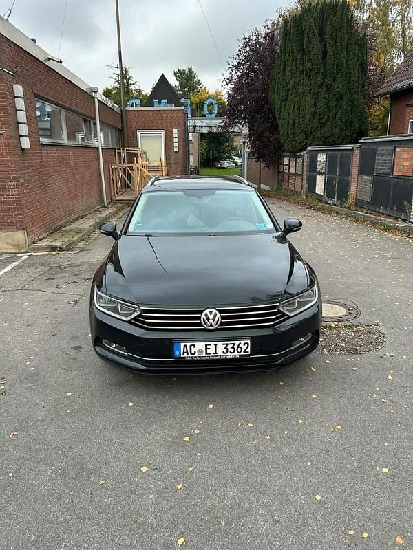 Schwarz Gebraucht 2017 VW Passat Kombi | 9.500 € (Guter Preis) - Bild 1/4