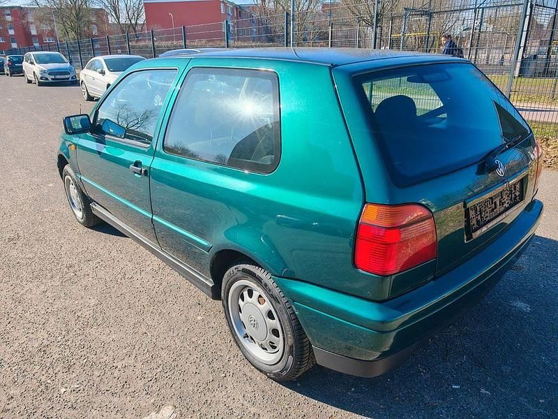 Gebraucht VW Golf III 75 PS (55 kW) 1996 Grün Limousine