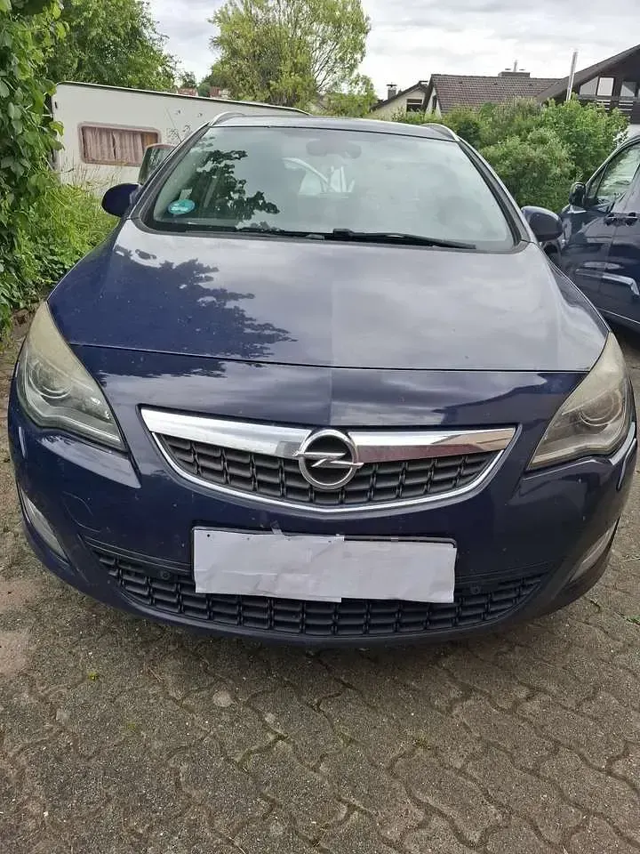 Gebraucht Opel Astra Design Edition 125 PS (91 kW) 2011 Blau Kombi