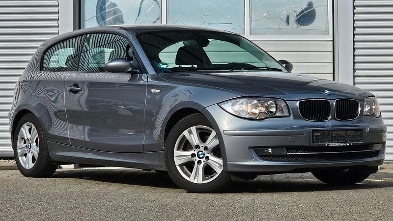 Grau Gebraucht 2009 BMW 118 Advantage Kleinwagen | 3.980 € (Fairer Preis) - Bild 1/4