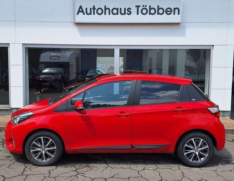 Vulcanorot Gebraucht 2019 Toyota Yaris Club Kleinwagen | 13.990 € (Fairer Preis) - Bild 1/4