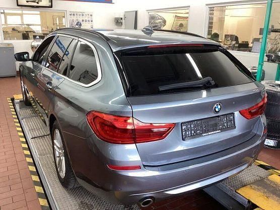 Gebraucht BMW 520 190 PS (139 kW) 2019 Blau Kombi