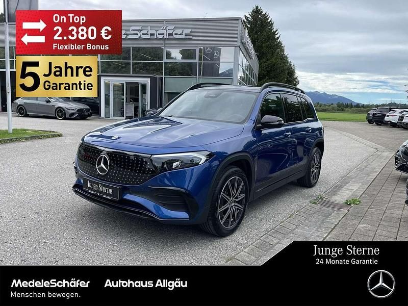 Lack spektralblau (metallic) Gebraucht 2024 Mercedes EQB350 AMG SUV | 42.640 € (Fairer Preis) - Bild 1/4