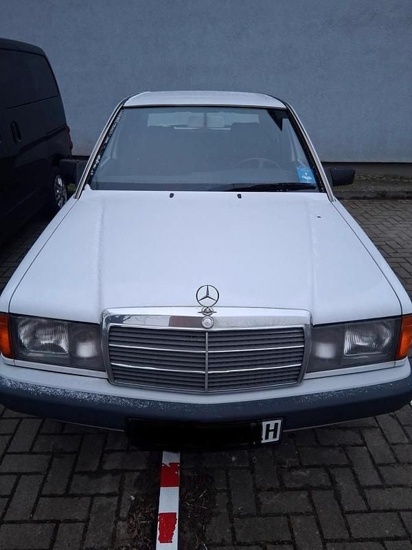 Gebraucht Mercedes 190 72 PS (52 kW) 1992 Weiß Limousine
