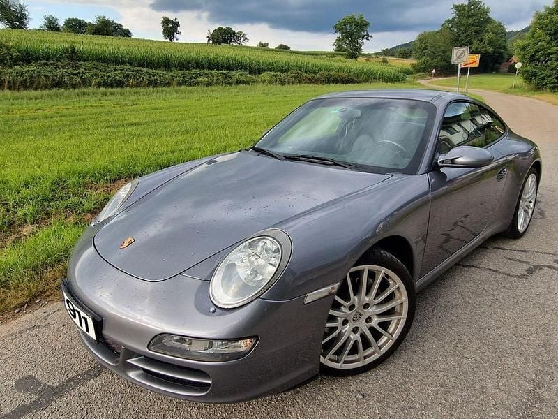 Silber Gebraucht 2005 Porsche 911 Carrera Coupé | 47.500 € (Guter Preis) - Bild 1/4