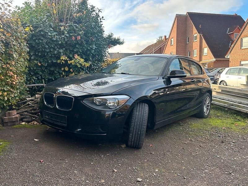 Schwarz Gebraucht 2012 BMW 114 Kleinwagen | 3.999 € (Fairer Preis) - Bild 1/4