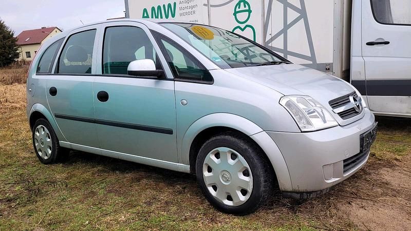Gebraucht Opel Meriva 101 PS (74 kW) 2004 Silber Van / Kleinbus