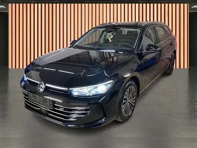 Gebraucht VW Passat Elegance 150 PS (110 kW) 2024 Schwarz Kombi