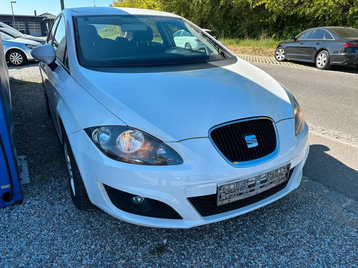 Usata Seat Leon 105 CV (77 kW) 2012 Bianco Berlina