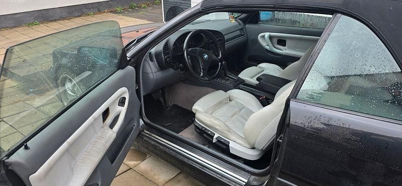 Gebraucht BMW 320 Cabriolet Performance 150 PS (110 kW) 1997 Schwarz Cabrio