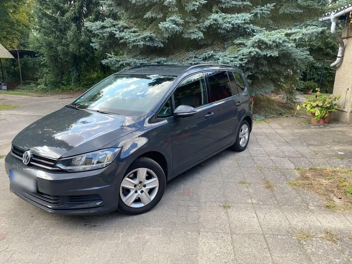 Gebraucht VW Touran Trendline 116 PS (85 kW) 2019 Grau Van / Kleinbus