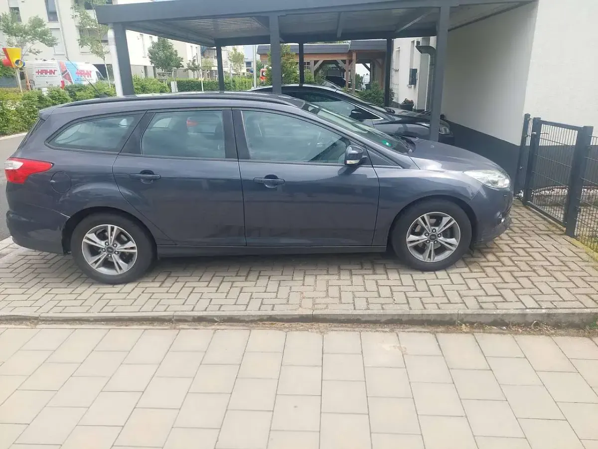 Gebraucht Ford Focus Titanium 116 PS (85 kW) 2012 Blau Kombi