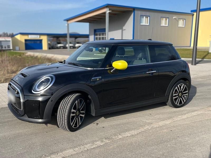 Gebraucht Mini Cooper SE Classic 135 kW (184 PS) 2021 Schwarz Kleinwagen