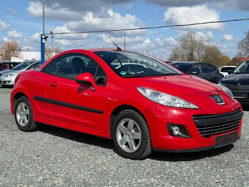 Gebraucht Peugeot 207 CC Access 120 PS (88 kW) 2012 Rot Cabrio