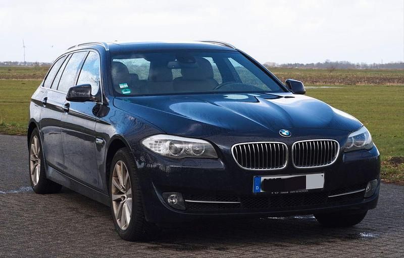 Gebraucht BMW 520 184 PS (135 kW) 2010 Blau Kombi