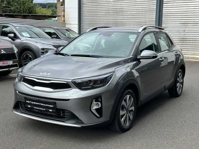 Grau Gebraucht 2024 Kia Stonic Vision SUV | 20.980 € (Fairer Preis) - Bild 1/3