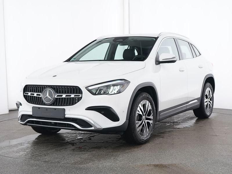 Unilack polarweiß Gebraucht 2025 Mercedes GLA180 Advanced SUV | 35.810 € (Fairer Preis) - Bild 1/4