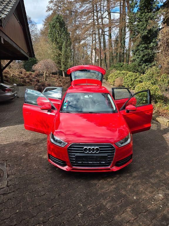 Gebraucht Audi A1 Sportback 95 PS (69 kW) 2015 Rot Kleinwagen