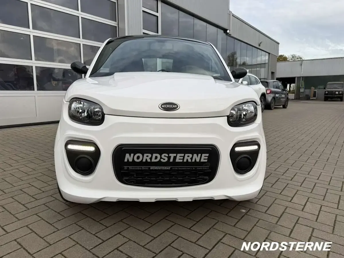 Second-hand Ligier Dué First 2024 Alb Hatchback