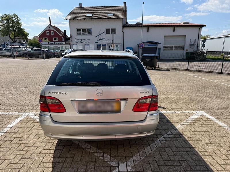 Gebraucht Mercedes E320 224 PS (164 kW) 2007 Silber Kombi