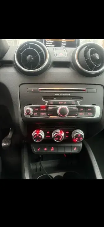 Gebraucht Audi A1 95 PS (69 kW) 2015 Blau Kleinwagen