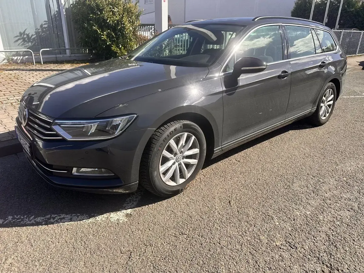 Gebraucht VW Passat Comfortline 150 PS (110 kW) 2017 Grau Kombi
