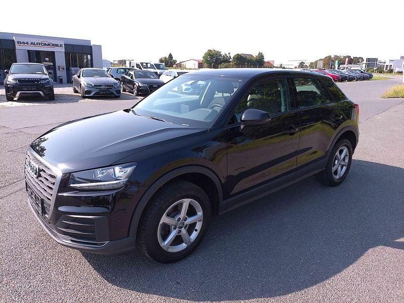 Brillantschwarz Gebraucht 2017 Audi Q2 Sport SUV | 14.990 € (Guter Preis) - Bild 1/4