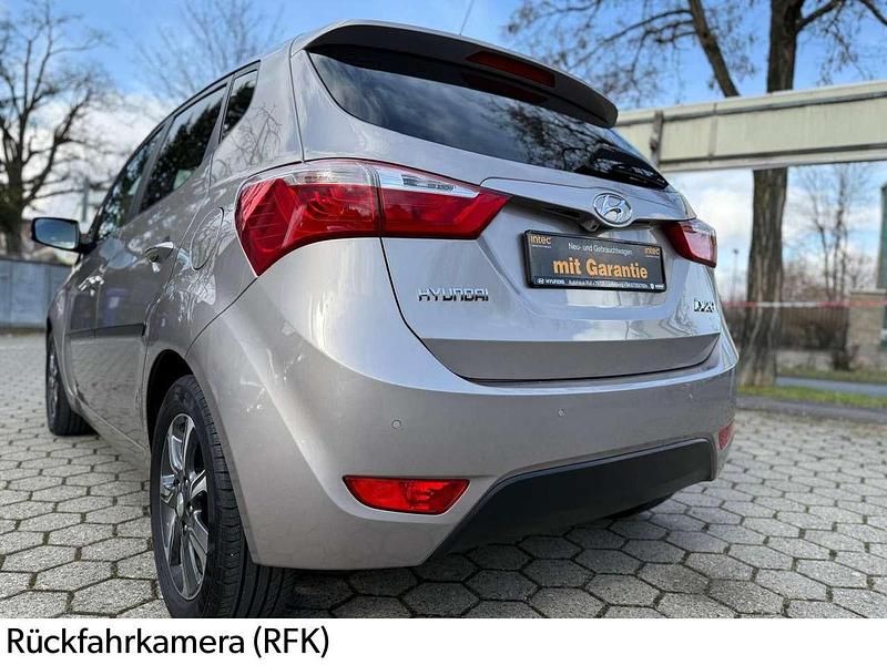 Gebraucht Hyundai i20 90 PS (66 kW) 2018 Grau Van / Kleinbus