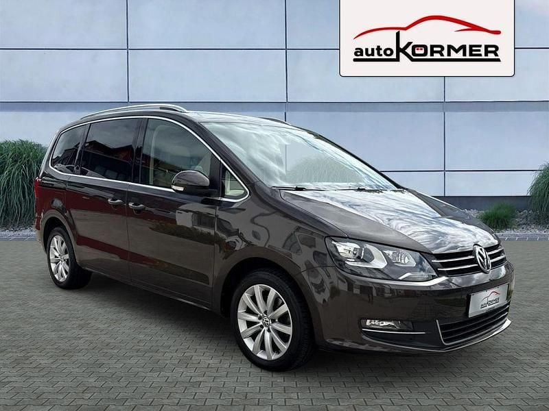 Black oak brown metallic Gebraucht 2014 VW Sharan Highline Van / Kleinbus | 11.880 € (Fairer Preis) - Bild 1/4