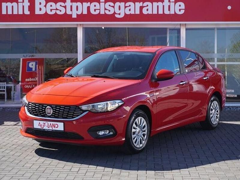 Gebraucht Fiat Tipo Pop 120 PS (88 kW) 2019 Rot Limousine