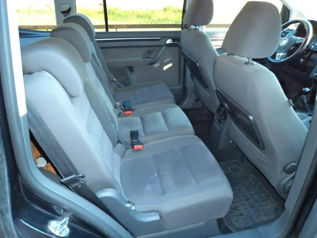Gebraucht VW Touran 140 PS (102 kW) 2011 Schwarz Van / Kleinbus