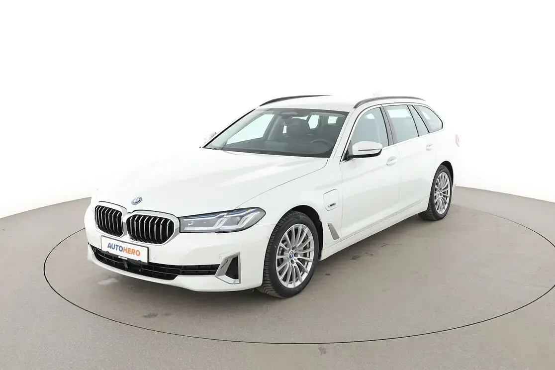 Gebraucht BMW 530e Luxury Line 292 PS (214 kW) 2024 Kombi