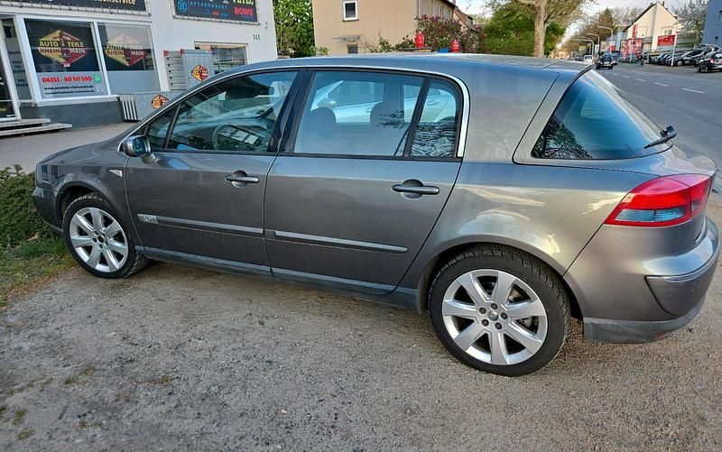 Używany Renault Vel Satis 163 KM (119 kW) 2003 Srebrny Hatchback