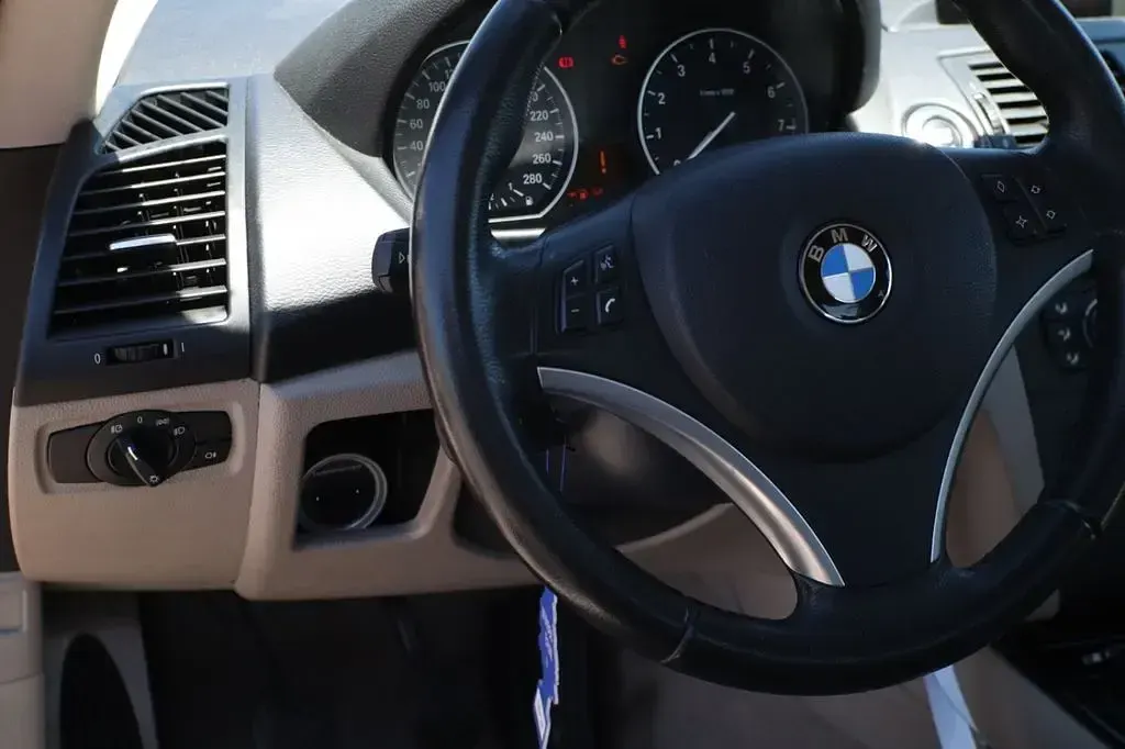 Gebraucht BMW 135 306 PS (225 kW) 2007 Rot Kleinwagen