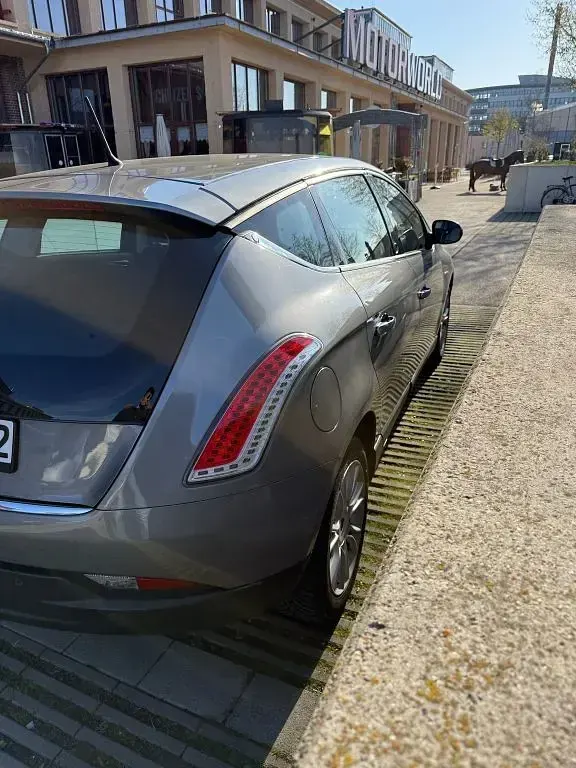 Gebraucht Lancia Delta 165 PS (121 kW) 2010 Grau Kleinwagen