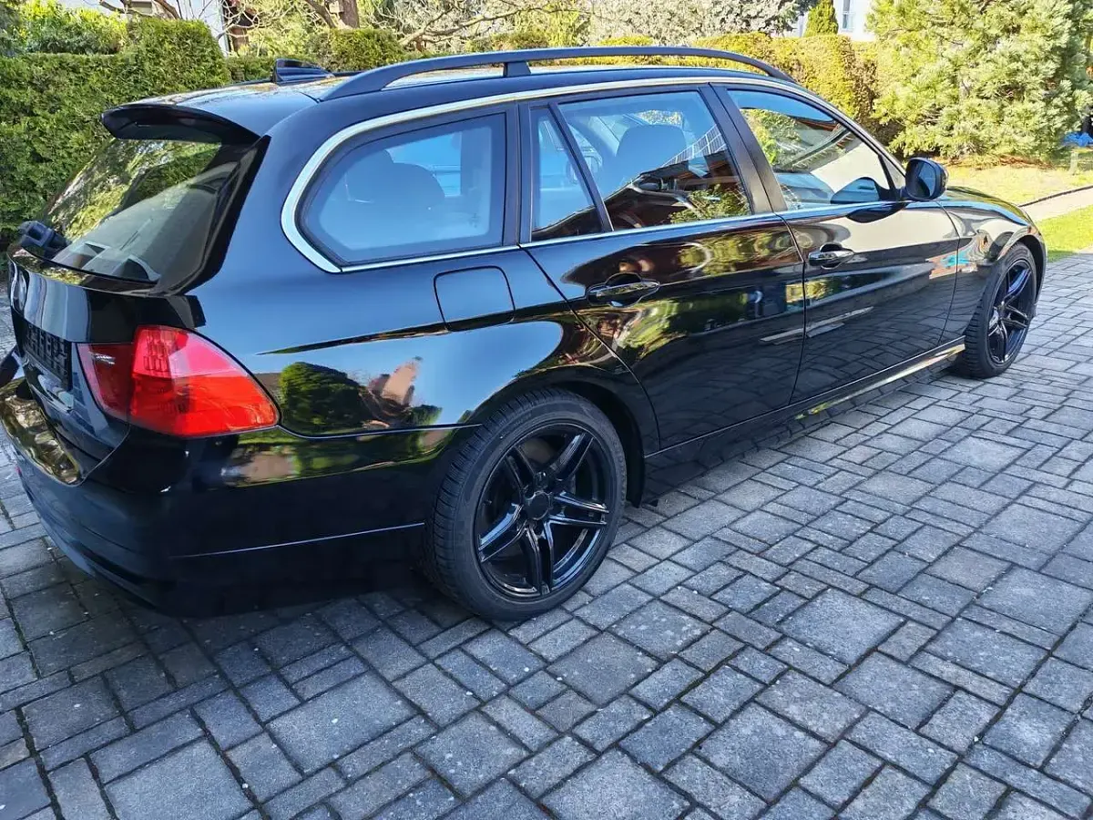 Usata BMW 330 245 CV (180 kW) 2009 Nero Station wagon