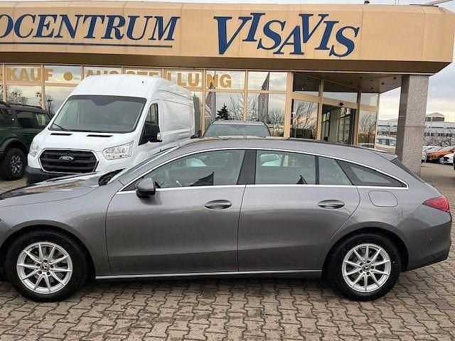 Gebraucht Mercedes CLA200 Shooting Brake 150 PS (110 kW) 2022 Grau Kombi