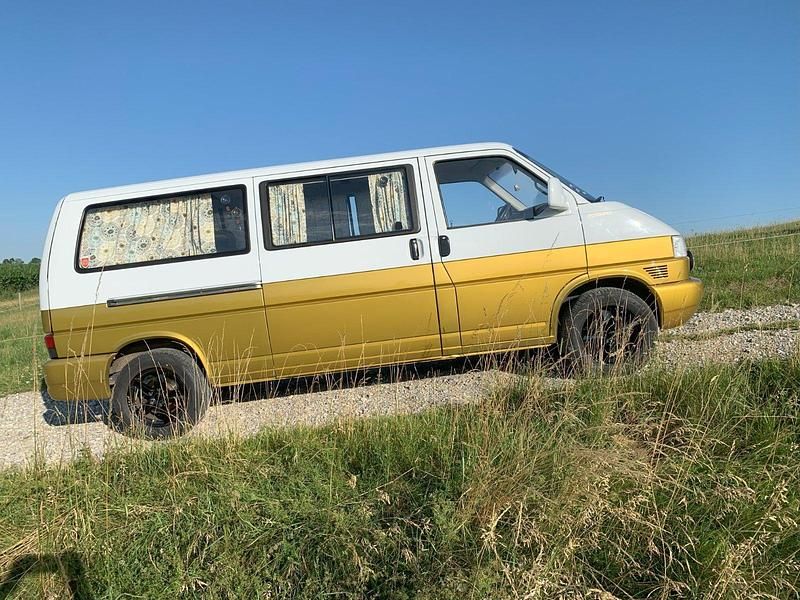 Gebraucht VW T4 102 PS (75 kW) 1998 Gold Van