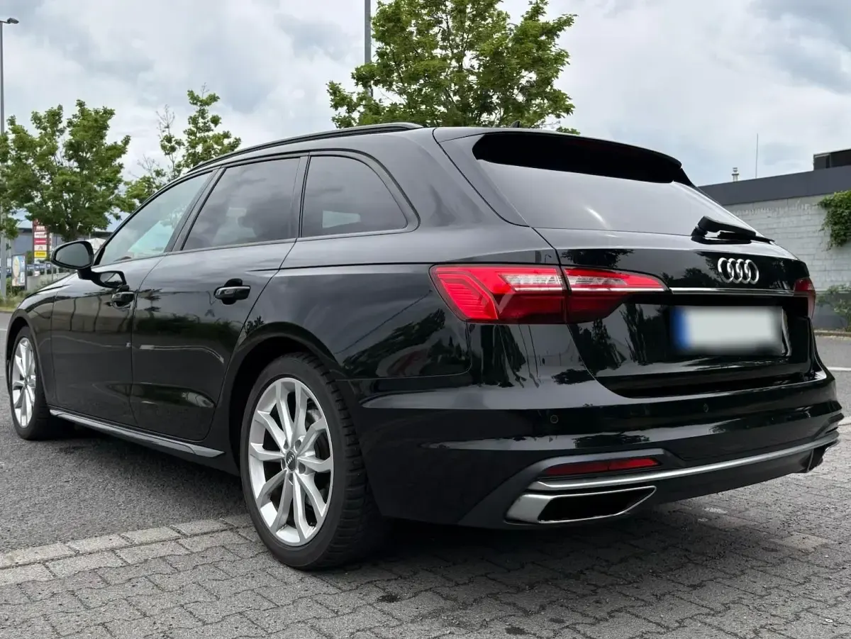 Gebraucht Audi A4 Advanced 190 PS (139 kW) 2020 Schwarz Kombi