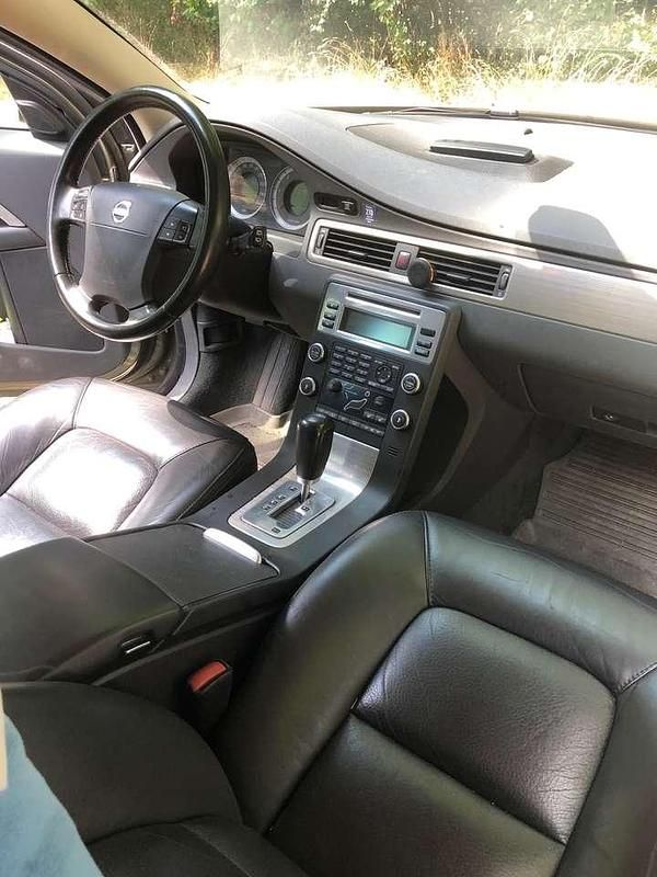 Grün Gebraucht 2009 Volvo XC70 Momentum SUV | 7.500 € (Guter Preis) - Bild 1/4