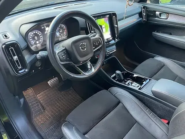 Gebraucht Volvo XC40 R-Design 197 PS (144 kW) 2020 Schwarz SUV