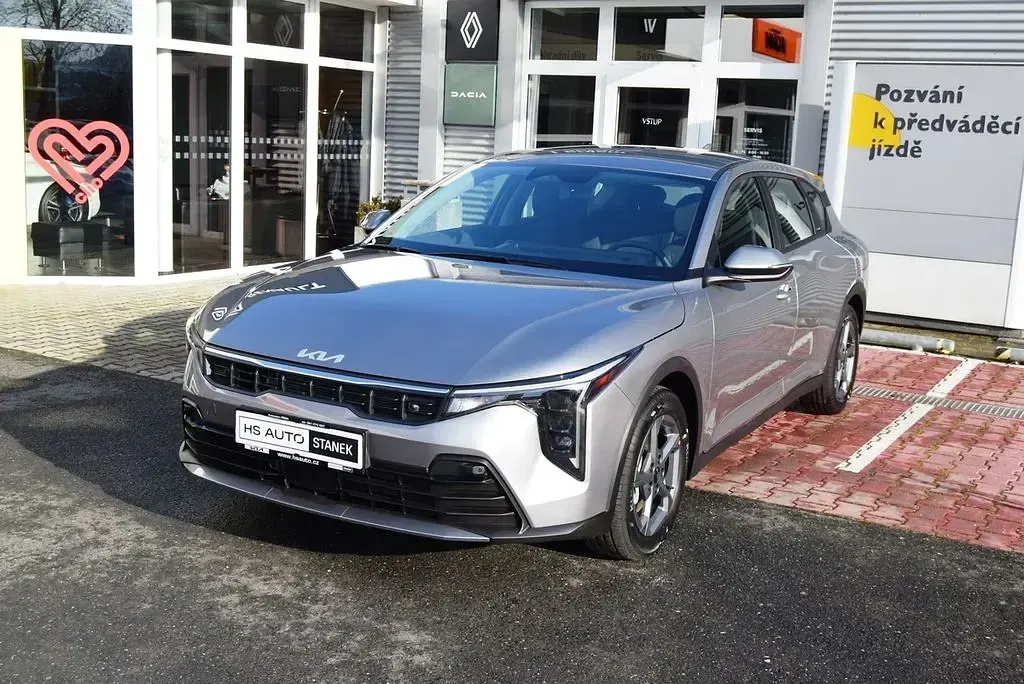 Neu Kia K4 150 PS (110 kW) 2026 Grau Limousine