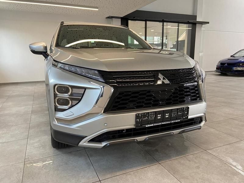 Silber Gebraucht 2024 Mitsubishi Eclipse Cross Select SUV | 28.970 € (Fairer Preis) - Bild 1/4